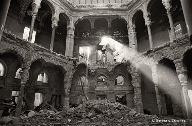 Destrucción biblioteca de Sarajevo Destrucción biblioteca de Sarajevo